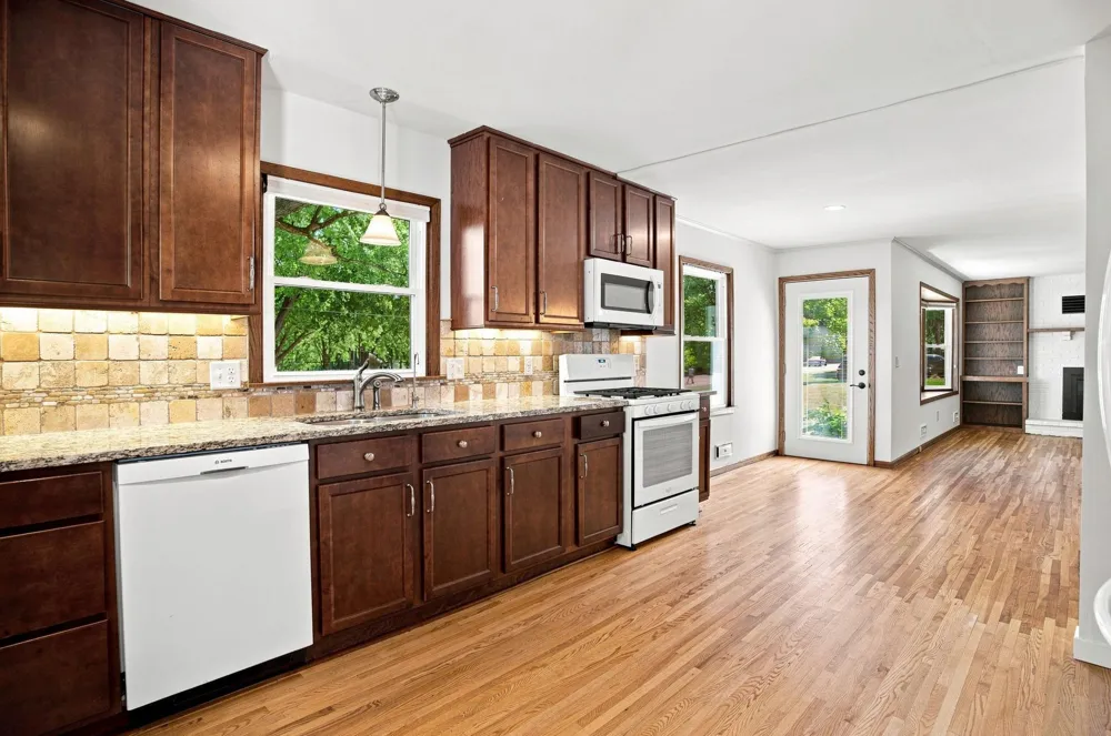 125 Hackberry Hill Orono, MN 55356