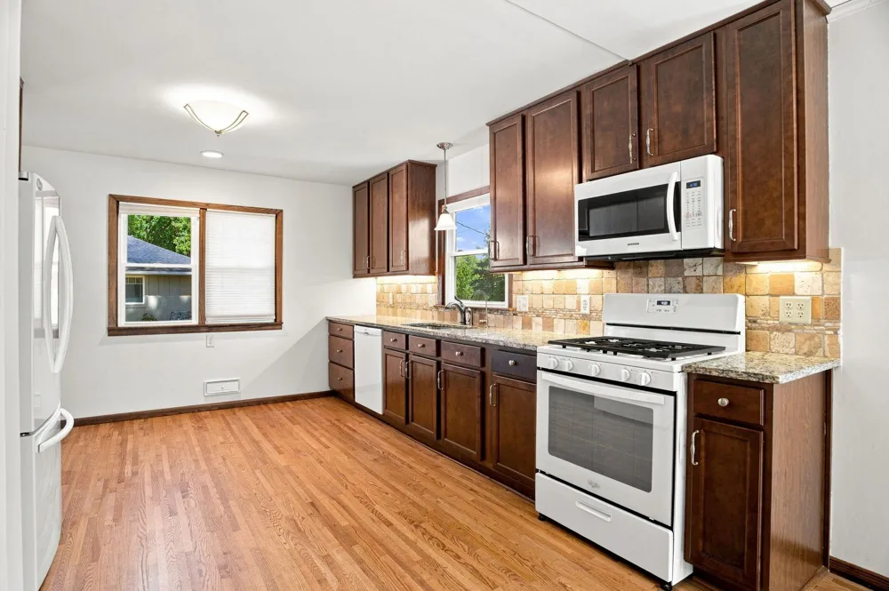 125 Hackberry Hill Orono, MN 55356