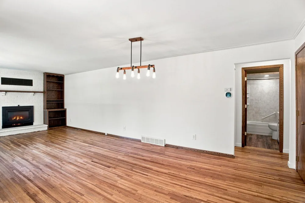 125 Hackberry Hill Orono, MN 55356