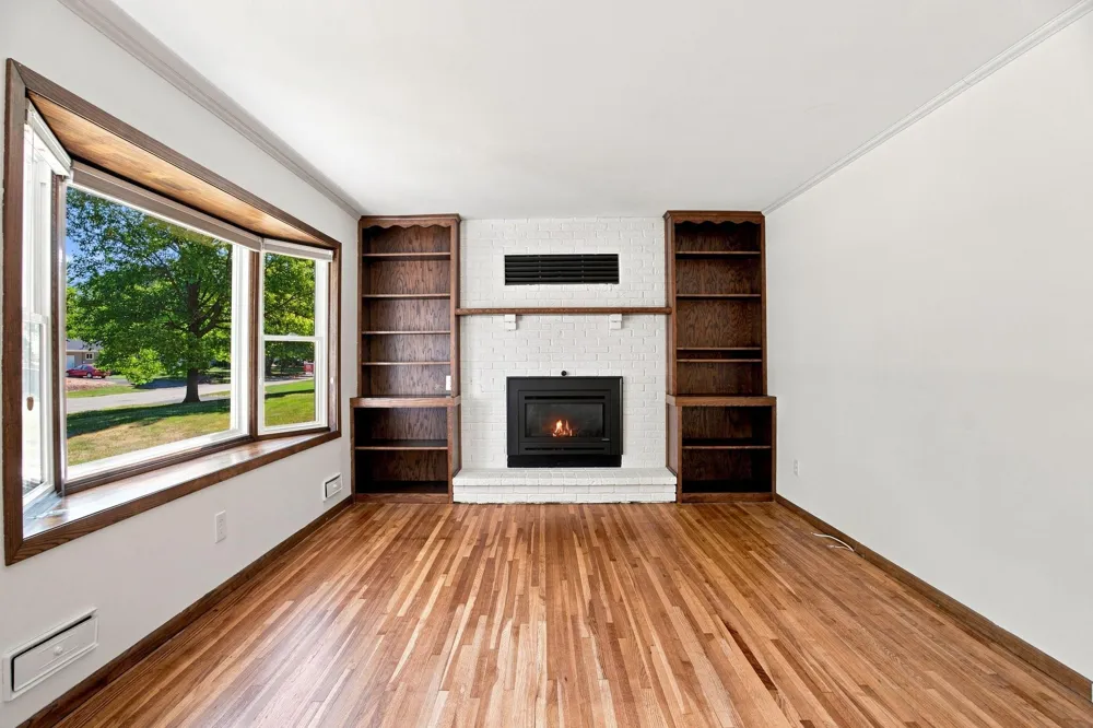 125 Hackberry Hill Orono, MN 55356