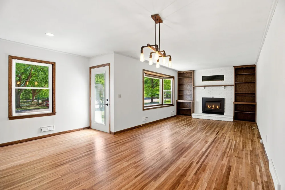125 Hackberry Hill Orono, MN 55356