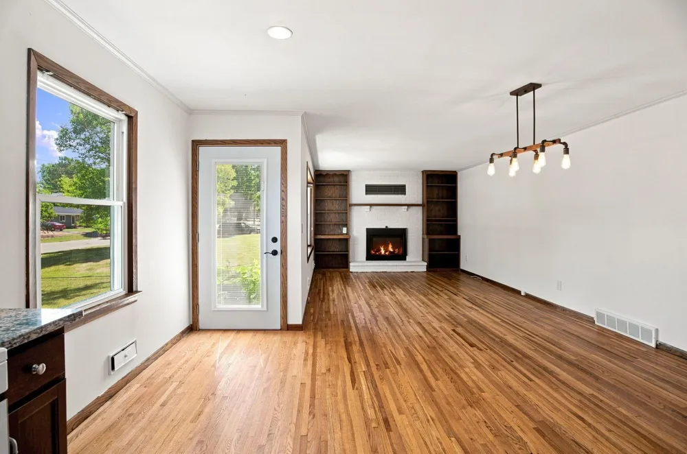 125 Hackberry Hill Orono, MN 55356