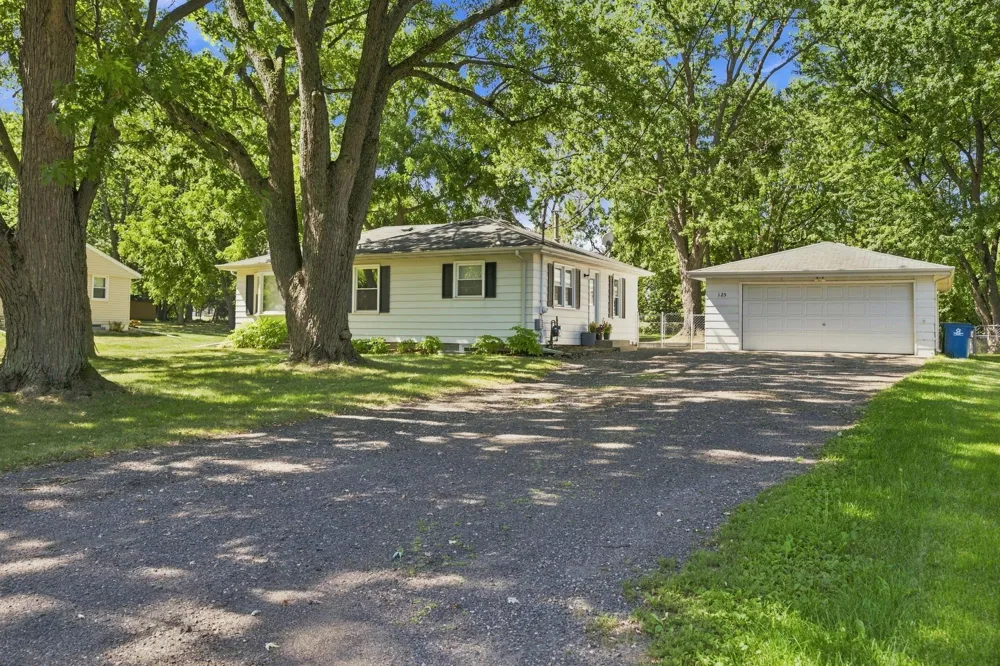 125 Hackberry Hill Orono, MN 55356