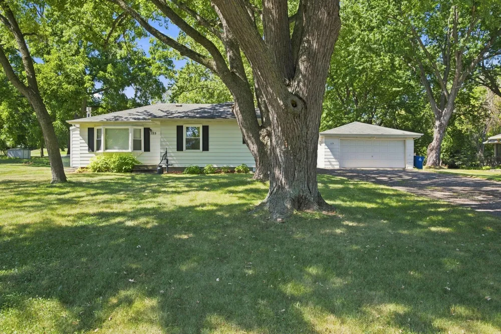 125 Hackberry Hill Orono, MN 55356