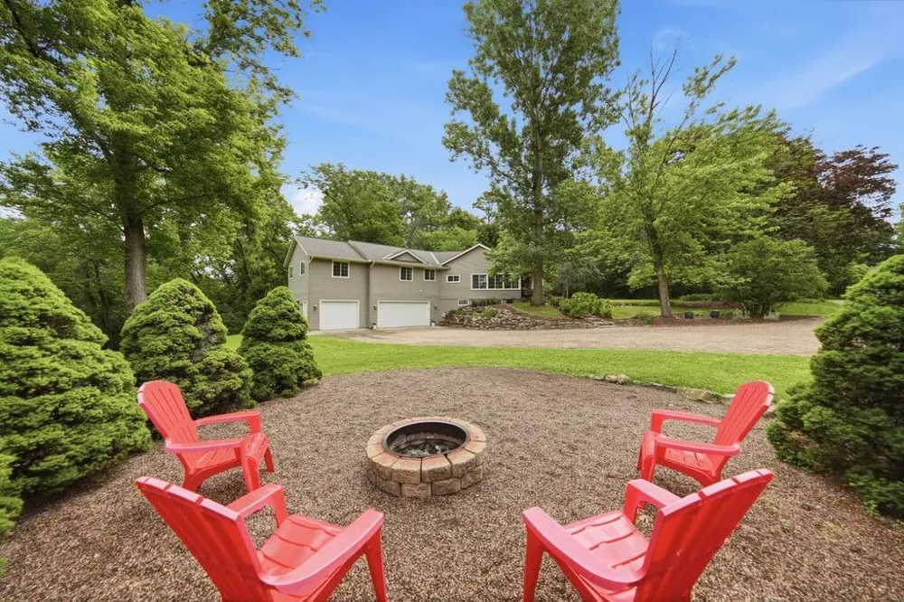 13508 Sunset Trail Plymouth, MN 55441