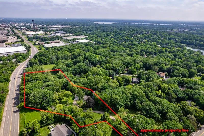 13508 Sunset Trail Plymouth, MN 55441