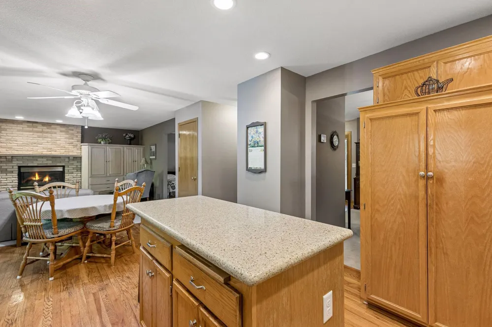 13516 Knox Drive Burnsville, MN 55337