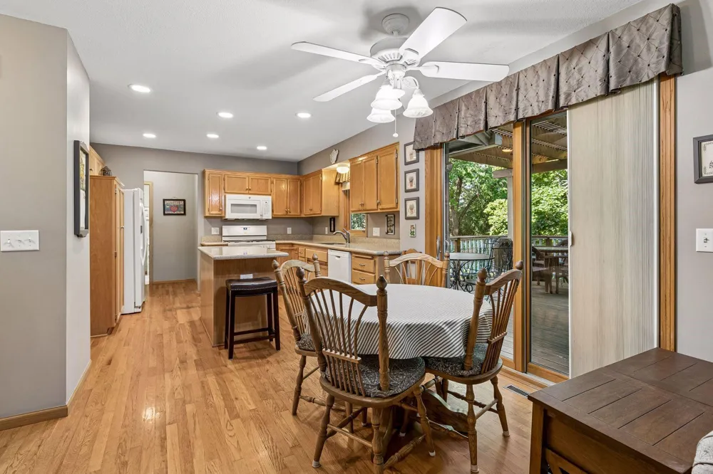 13516 Knox Drive Burnsville, MN 55337