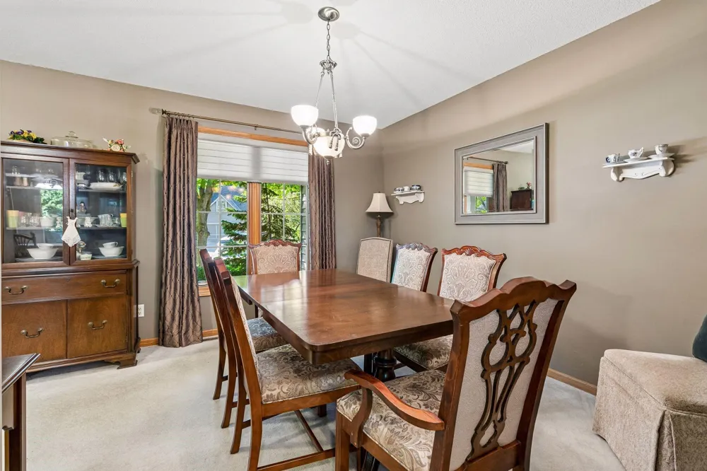 13516 Knox Drive Burnsville, MN 55337