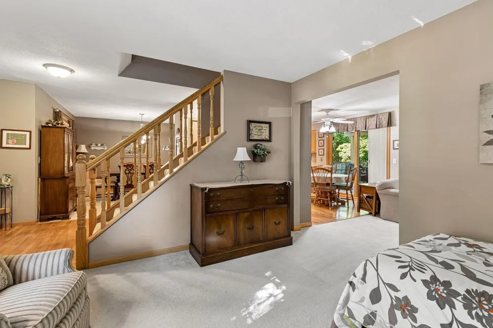 13516 Knox Drive Burnsville, MN 55337