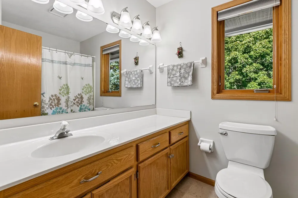 13516 Knox Drive Burnsville, MN 55337