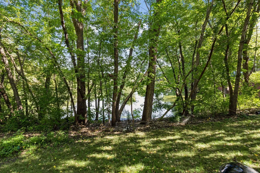 13516 Knox Drive Burnsville, MN 55337