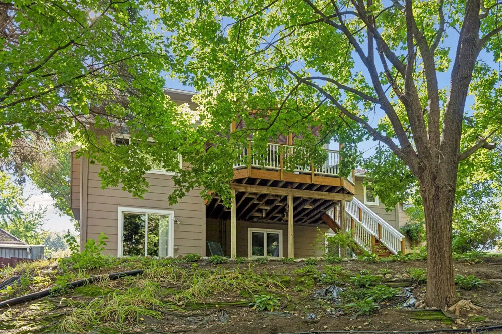 13516 Knox Drive Burnsville, MN 55337