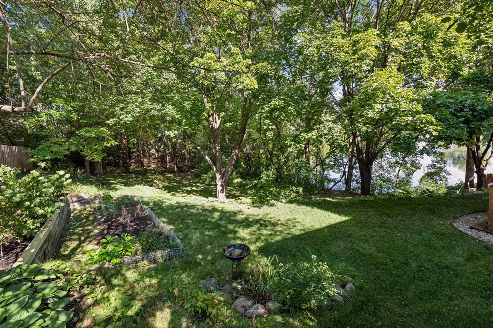 13516 Knox Drive Burnsville, MN 55337