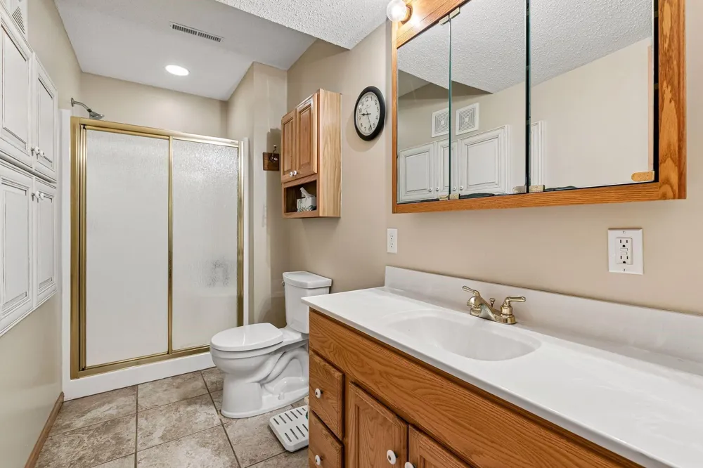13516 Knox Drive Burnsville, MN 55337