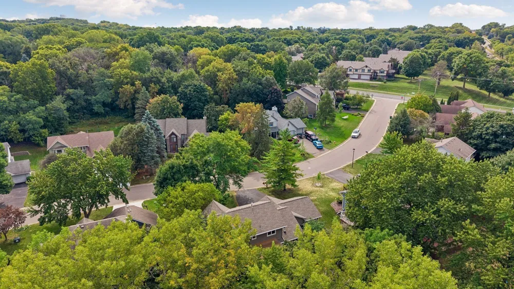 13516 Knox Drive Burnsville, MN 55337