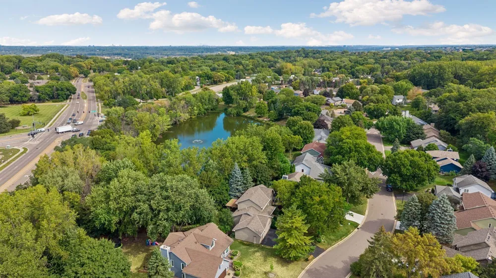 13516 Knox Drive Burnsville, MN 55337