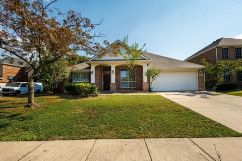 3200 Edgebrook Court