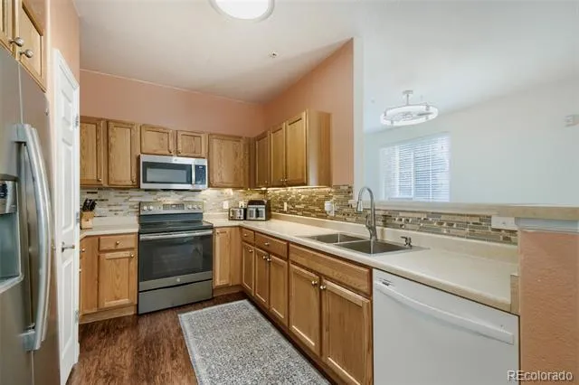 5255 Memphis Street #1204 Denver, CO 80239