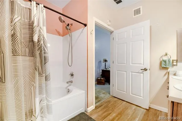 5255 Memphis Street #1204 Denver, CO 80239