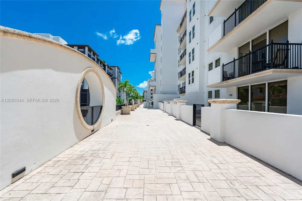 4100 Salzedo St #919 Coral Gables, FL 33146