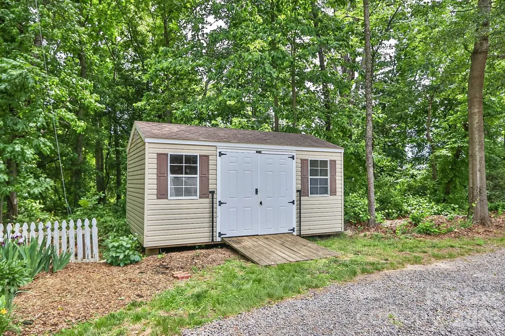 4844 Saint Paul Church Road Hamptonville, NC 27020