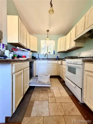 26495 S End Road Kittredge, CO 80457