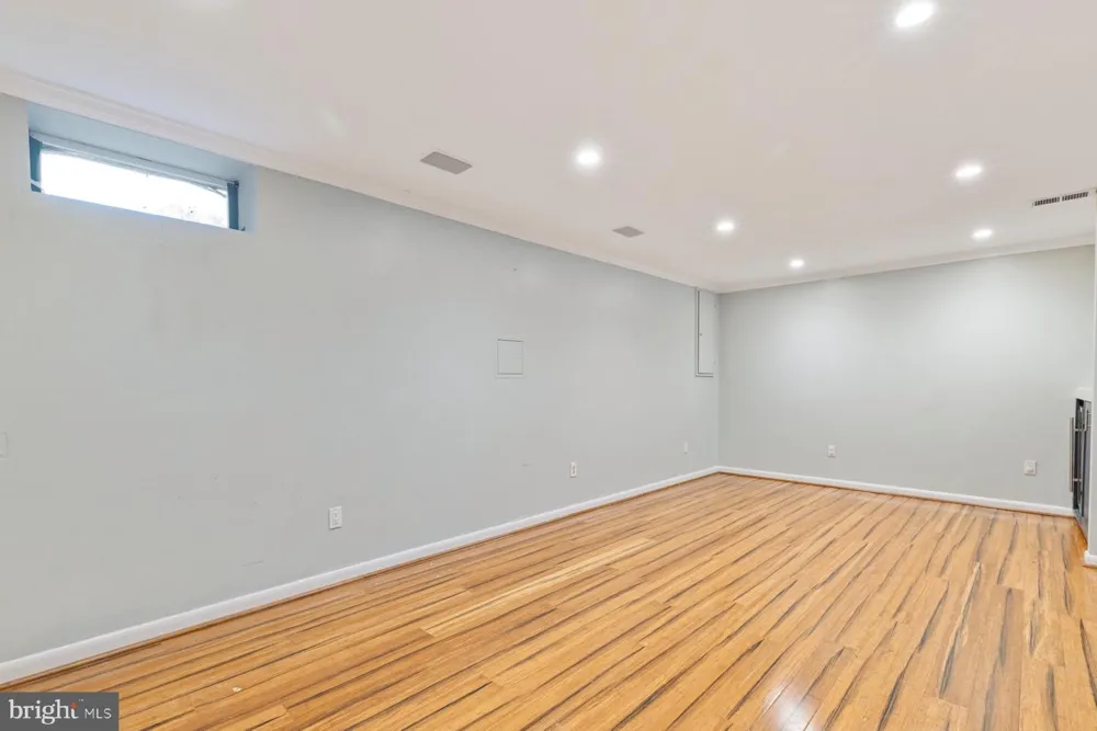 2 TOPWOOD COURT Parkville, MD 21234
