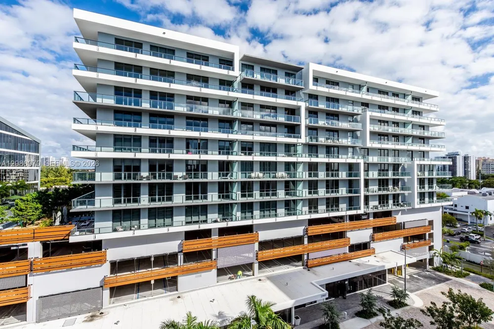 2960 NE 207th St #1005 Aventura, FL 33180