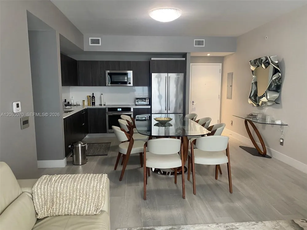 2960 NE 207th St #1005 Aventura, FL 33180