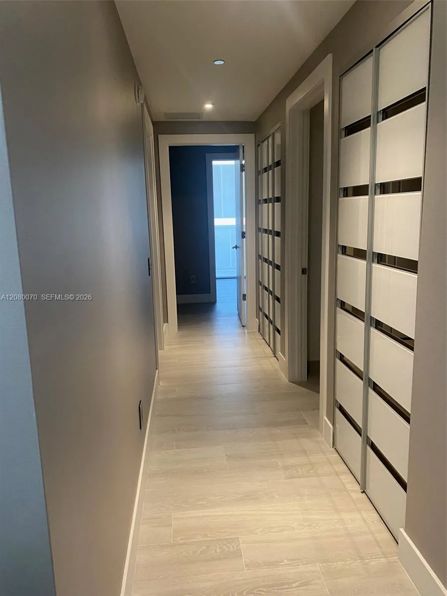 2960 NE 207th St #1005 Aventura, FL 33180