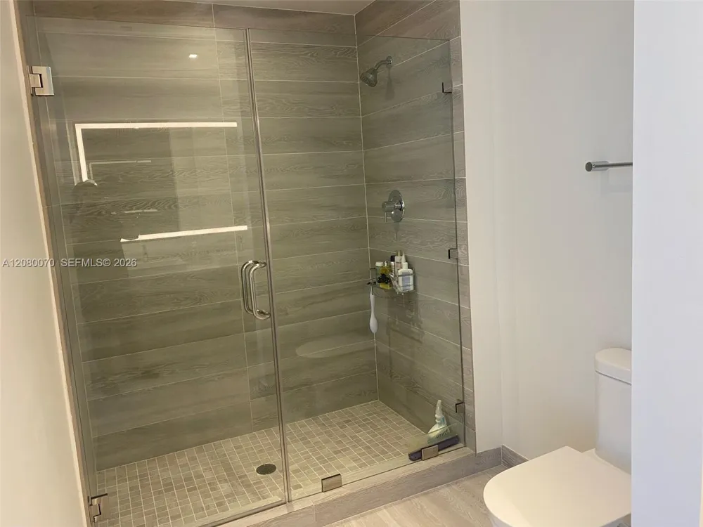 2960 NE 207th St #1005 Aventura, FL 33180