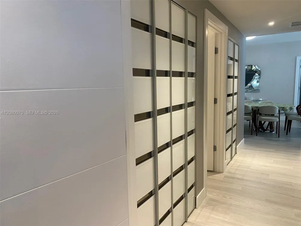 2960 NE 207th St #1005 Aventura, FL 33180