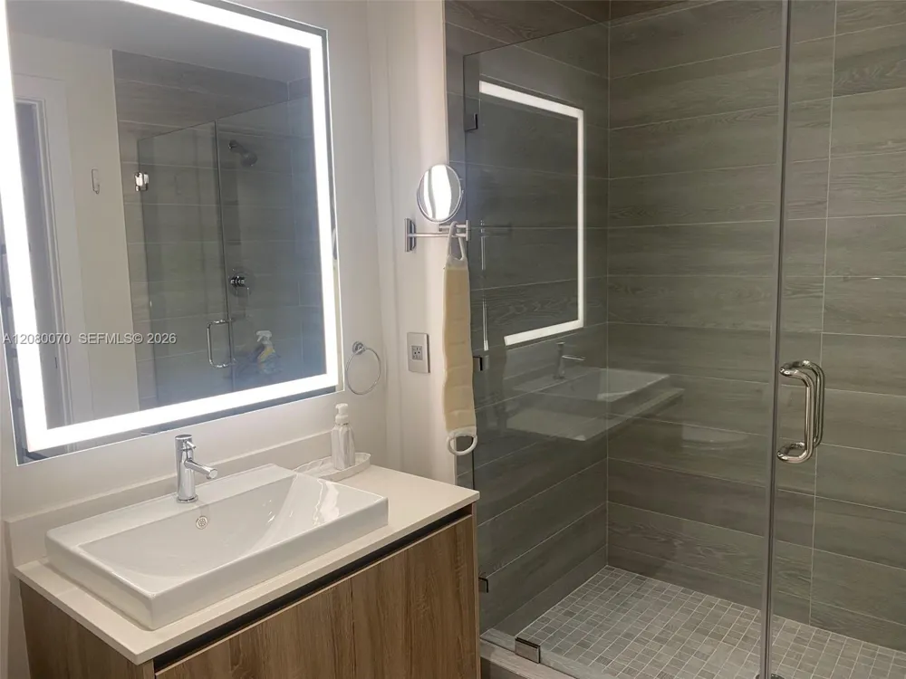 2960 NE 207th St #1005 Aventura, FL 33180