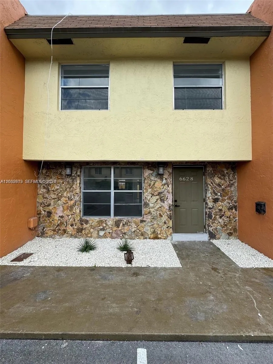6628 SW 41st St #6628 Davie, FL 33314