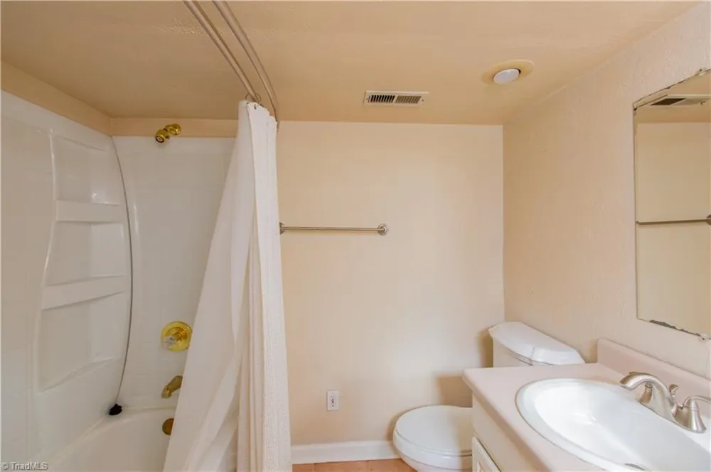 1511 Sharon Road Winston-Salem, NC 27103