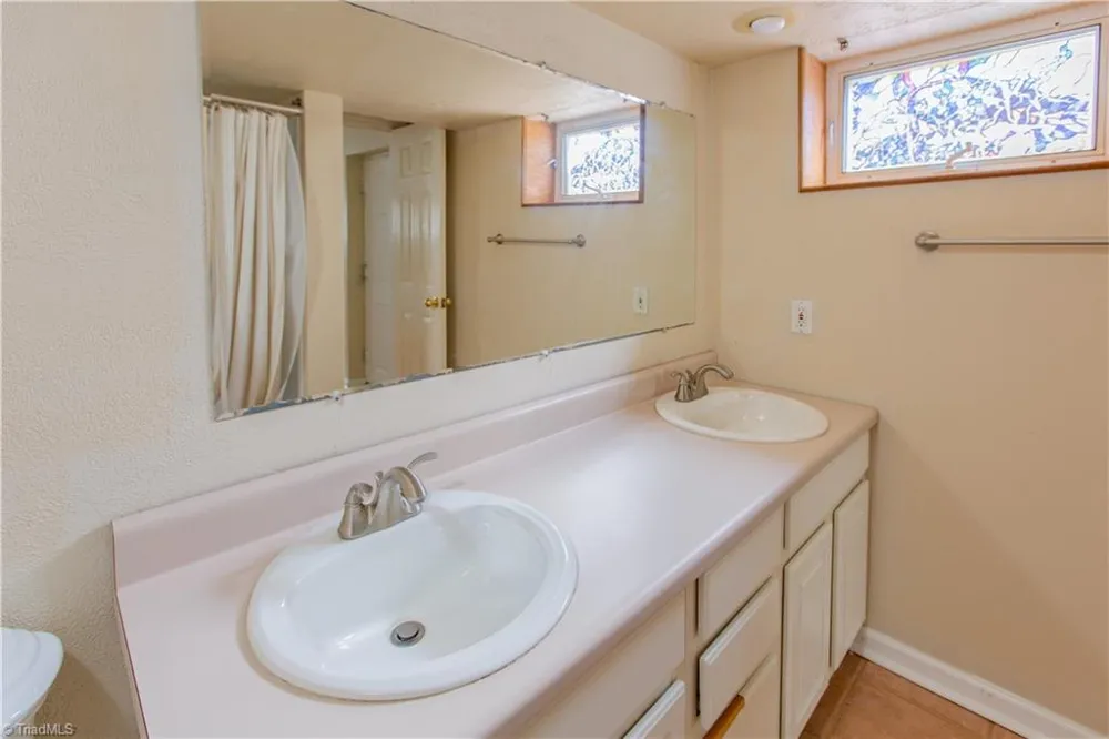 1511 Sharon Road Winston-Salem, NC 27103