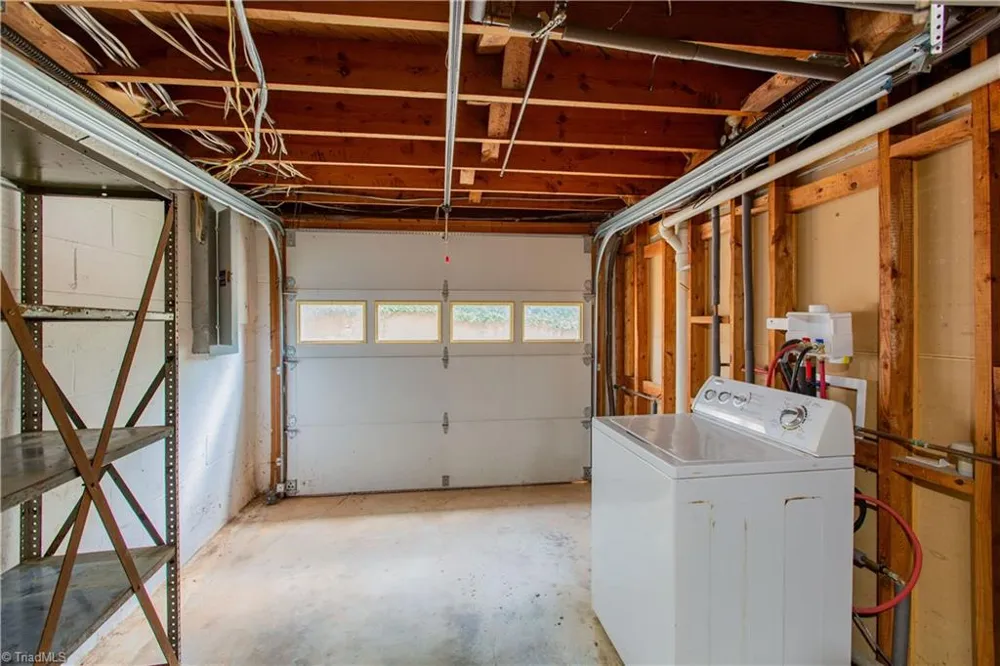 1511 Sharon Road Winston-Salem, NC 27103