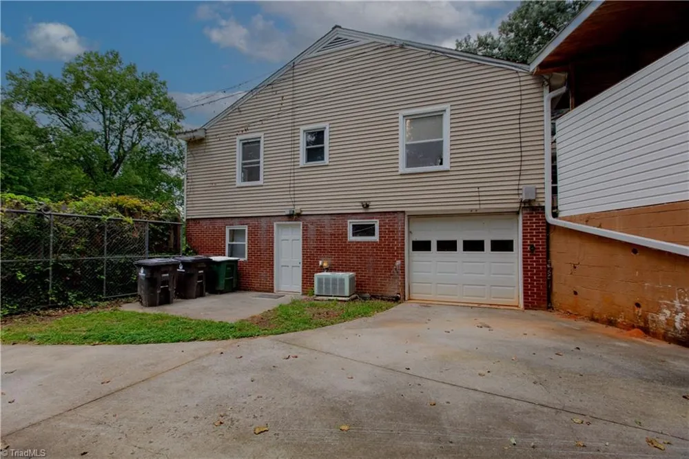 1511 Sharon Road Winston-Salem, NC 27103