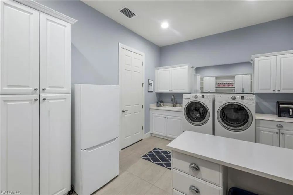 9238 Ores Circle Naples, FL 34120