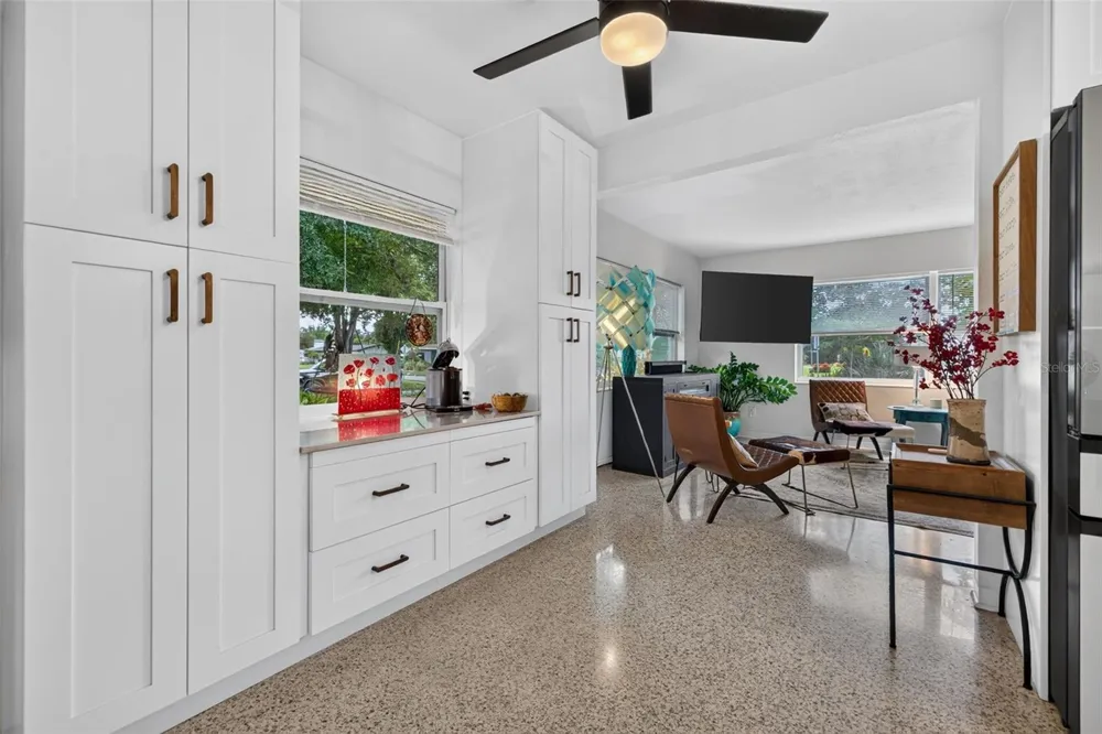 6677 POINSETTIA AVENUE S St Petersburg, FL 33707