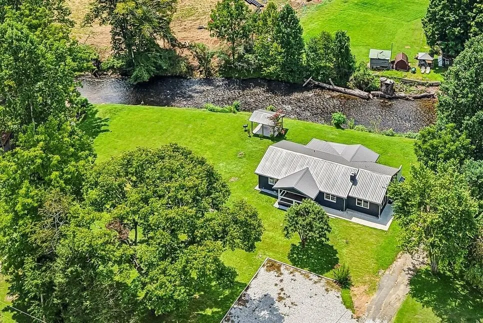 E Deep Creek Bryson City, NC 28713
