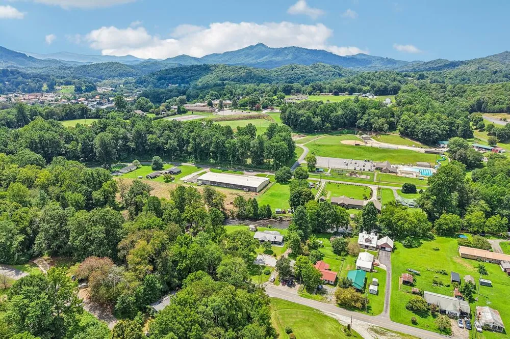 E Deep Creek Bryson City, NC 28713