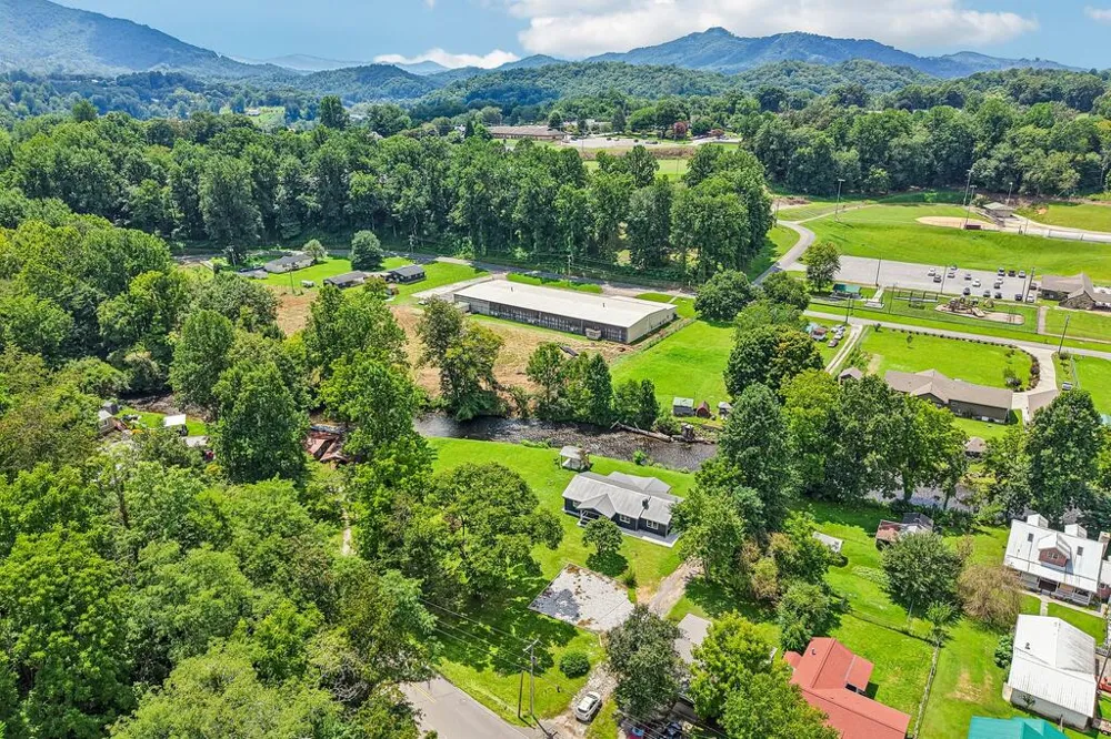 E Deep Creek Bryson City, NC 28713