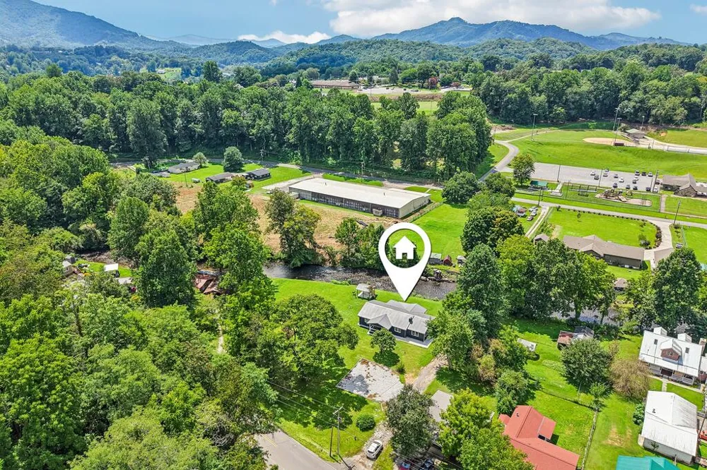 E Deep Creek Bryson City, NC 28713
