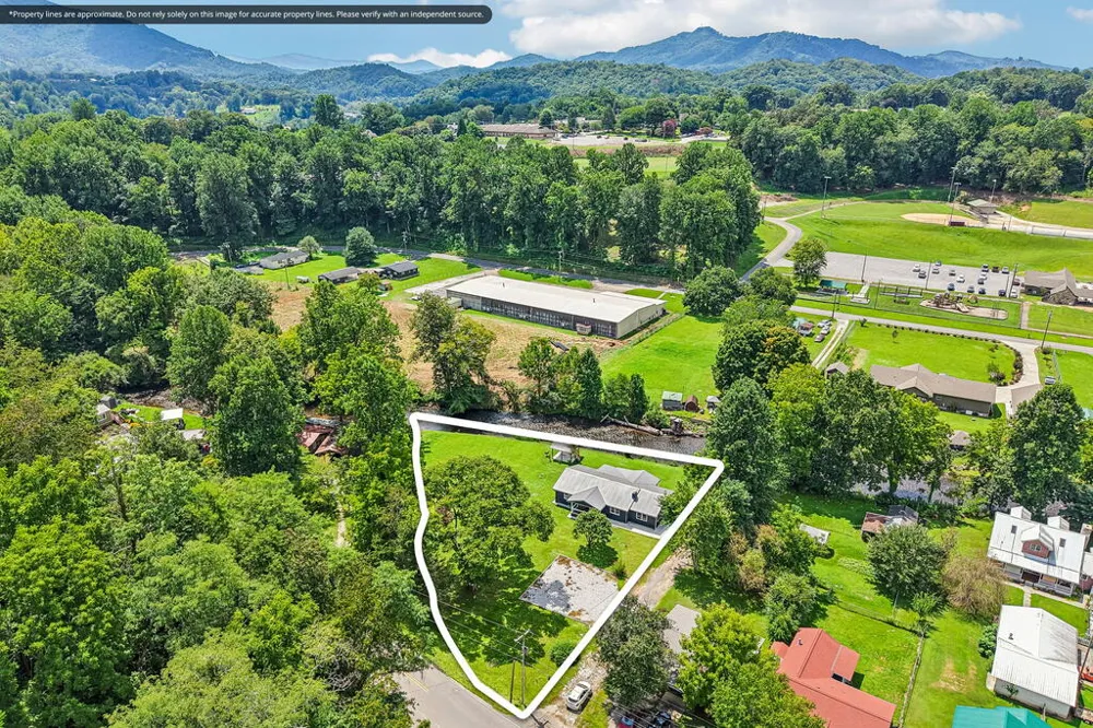 E Deep Creek Bryson City, NC 28713