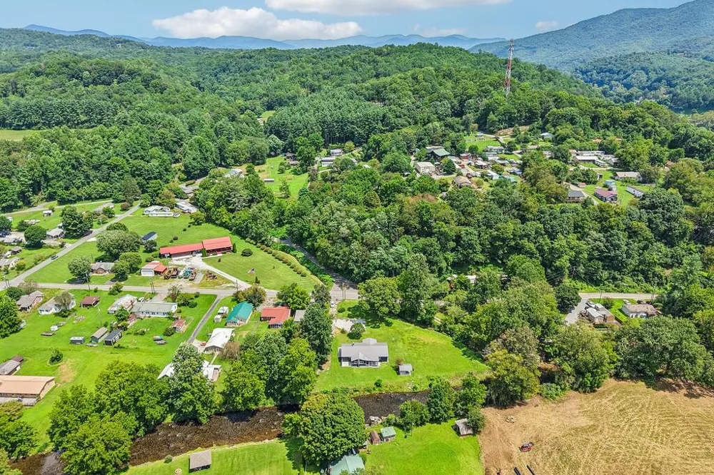 E Deep Creek Bryson City, NC 28713