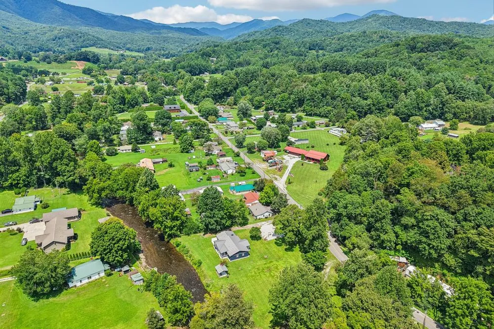 E Deep Creek Bryson City, NC 28713