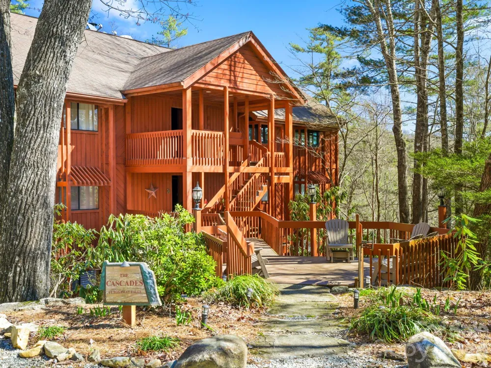 221 Toxaway Falls Drive #1 Lake Toxaway, NC 28747