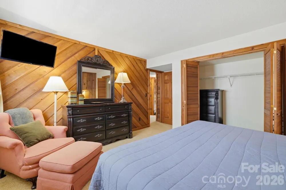 221 Toxaway Falls Drive #1 Lake Toxaway, NC 28747